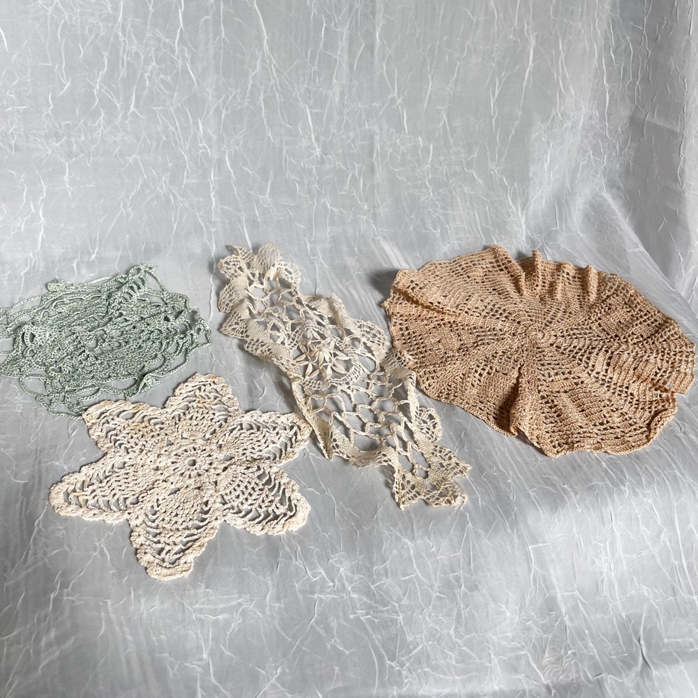 Vintage Doily Set